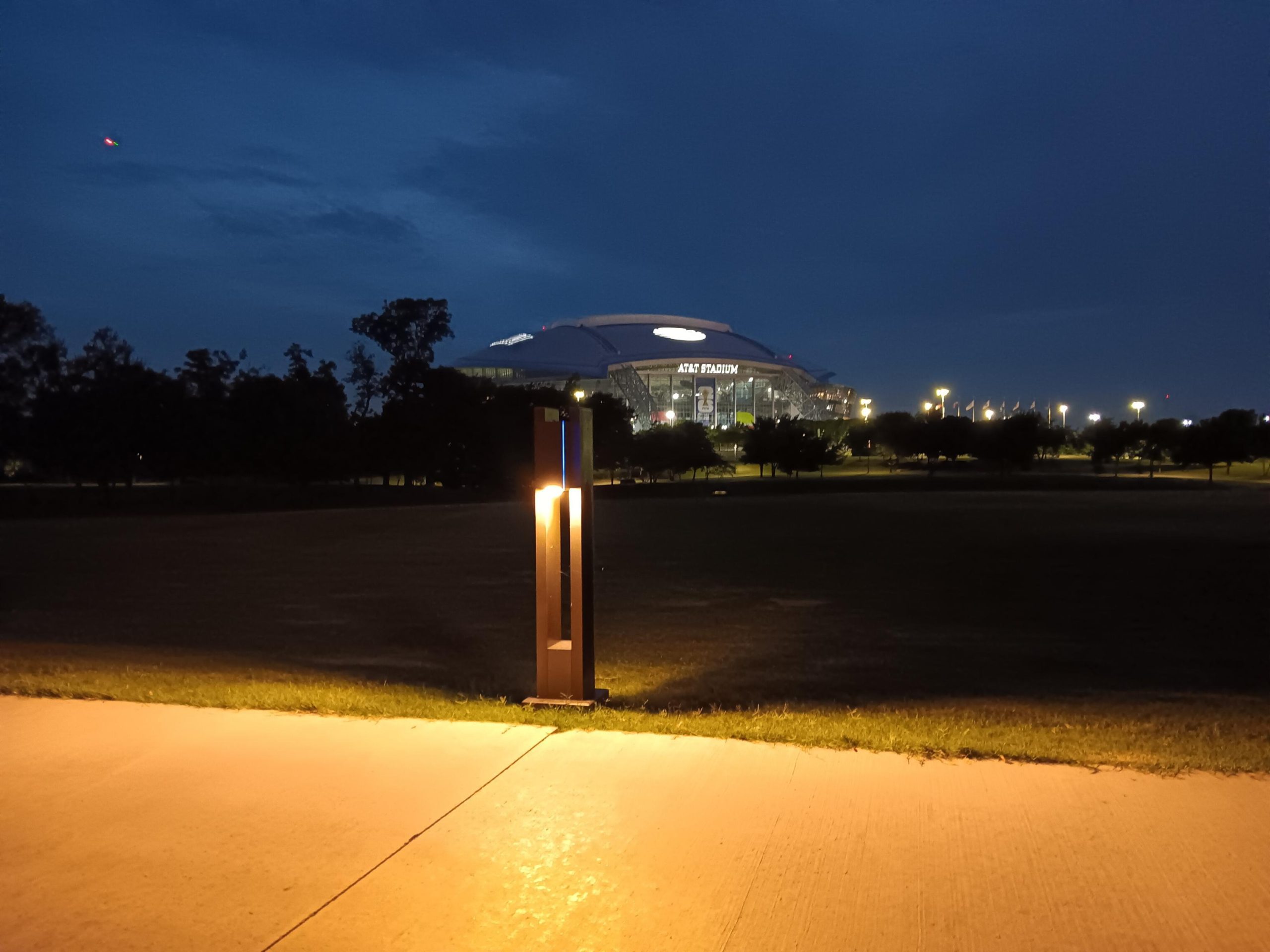 follow-solar-bollard-arlington-tx Texas solar street lighting system delivering autonomous, grid-free LED illumination for public infrastructure, parks, and community spaces.